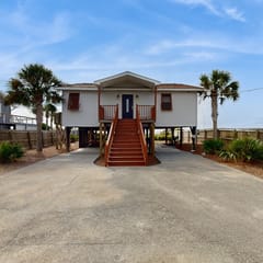 Oceanfront Property 'Folly Drifter' w/ Beach Access & Private Deck